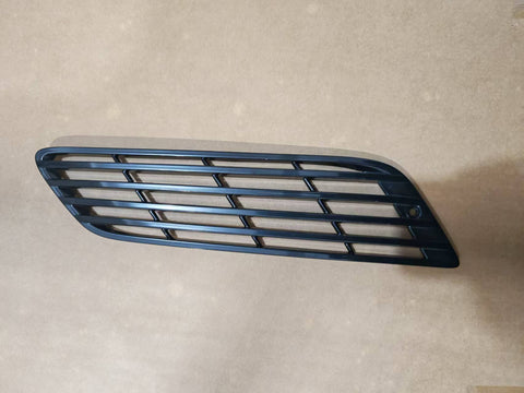GA-IN-101A-R Hood Grille Black Right Side For International MV 2022+ 4134230C2