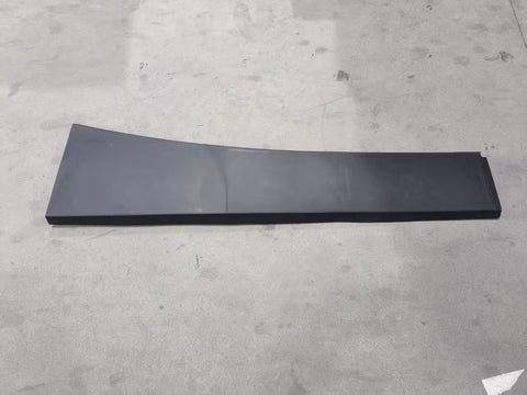 GA-V-124-3-R Upper FAIRING Extention Right Side For Volvo VNL860 2018-2024