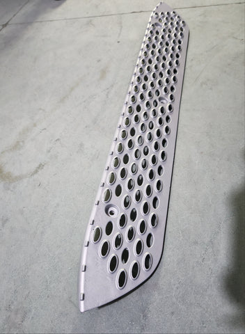 GA-PE-039-1 Front Fairing Upper Aluminum Step Peterbilt 579 2023 2024 2025