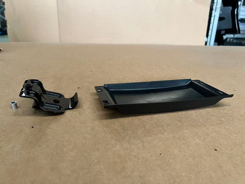 GA-CA1801-003 Front Bumper Grille Middle Cover With Bracket For Freightliner Cascadia 2018 2019 2020 2021 2022 2023 2024