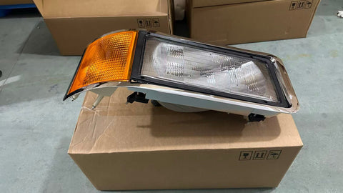GA-MK-001-R BACK AXLE HEADLIGHT ASSEMBLY WITH TURN SIGNAL PASSENGER SIDE FOR MACK CH 2M0521M