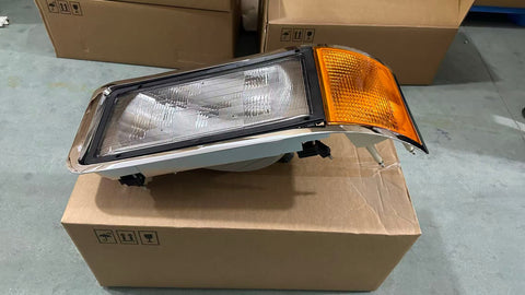 GA-MK-001-L BACK AXLE HEADLIGHT ASSEMBLY WITH TURN SIGNAL DRIVER SIDE FOR MACK CH 2M0520M