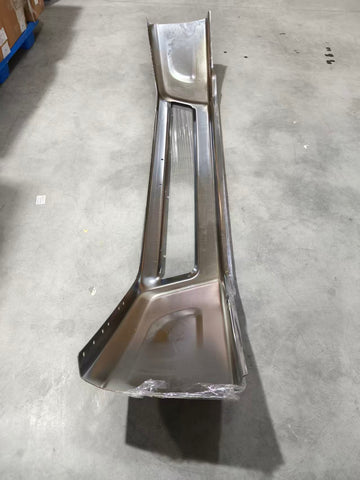 GA-V-105C Silver Chrome Center Replacement Bumper Without Fog Light Hole For Volvo VNR 2018 2019 2020 2021 2022 2023 2024 2025