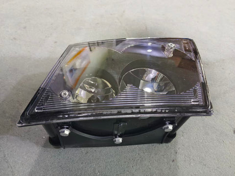 GA-V-004R Volvo VNL 2004 2005 2006 2007 2008 2009 2010 2011 2012 2013 2014 2015 2016 2017 Fog Light Truck With Daytime Running Fog Lamp PassengeSide