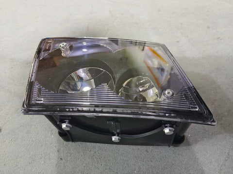 GA-V-004L Volvo VNL 2004 2005 2006 2007 2008 2009 2010 2011 2012 2013 2014 2015 2016 2017 Fog Light Truck With Daytime Running Fog Lamp Driver Side