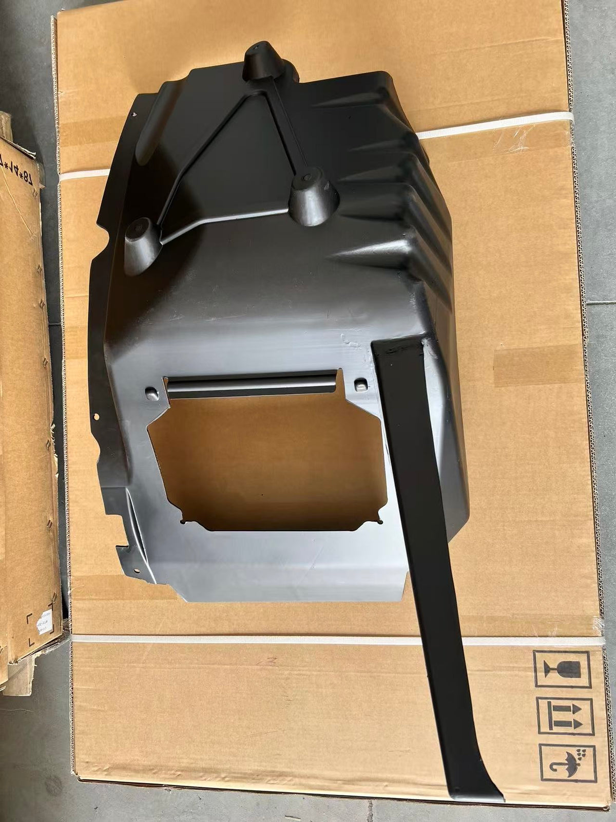 GA-KW-059-1-R Mudguard Linear Fender W/O Cover RH For Kenworth T680 Next Gen 2022+