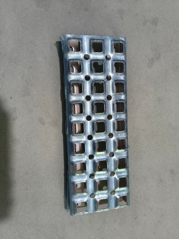 GA-V-021 Volvo VNL Rear Step Fairing Panel Right Side Rh 25.6" Long 2004 2005 2006 2007 2008 2009 2010 2011 2012 2013 2014 2015 2016 2017