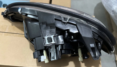 GA-FR-004-R Headlight Right Passenger Assembly Halogen For Freightliner Columbia 2000 2001 2002 2003 2004 2005 2006 2007 2008 2009 2010 2011 2012 2013