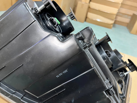 GA-FR-011 R Headlamp Halogen RH Passenger side For Freightliner Cascadia 2008 2009 2010 2011 2012 2013 2014 2015 2016 2017