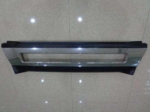 GA-V-010 For VOLVO VNL 2004 2005 2006 2007 2008 2009 2010 2011 2012 2013 2014 2015 2016 2017 Central Bumper With Stripe