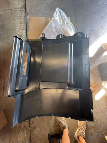 GA-V-019B-L Volvo VNL Rear Step Fairing Panel Driver Side Lh 33.5" Long 2004 2005 2006 2007 2008 2009 2010 2011 2012 2013 2014 2015