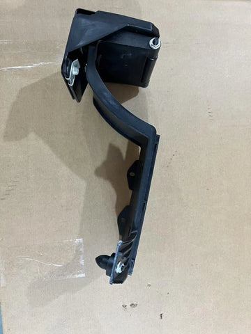 GA-V-087-3-1 Front Step Fairing DEF Opening Cover Hinge For Volvo Truck VNL 2018 2019 2020 2021 2022 2023