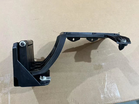 GA-V-087-3-1 Front Step Fairing DEF Opening Cover Hinge For Volvo Truck VNL 2018 2019 2020 2021 2022 2023