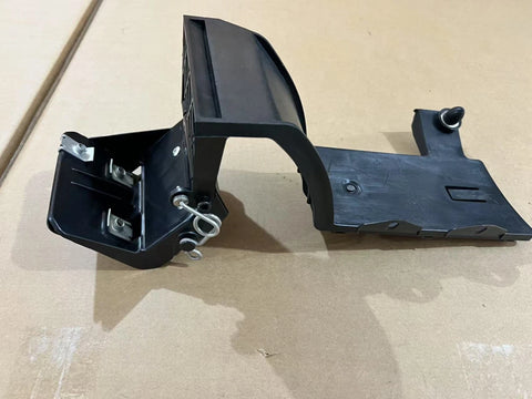 GA-V-087-3-1 Front Step Fairing DEF Opening Cover Hinge For Volvo Truck VNL 2018 2019 2020 2021 2022 2023
