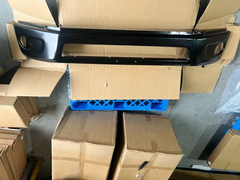 GA-V-105B Paint Black Center Replacement Bumper With Fog Light Hole For Volvo VNR 2018 2019 2020 2021 2022 2023 2024 2025