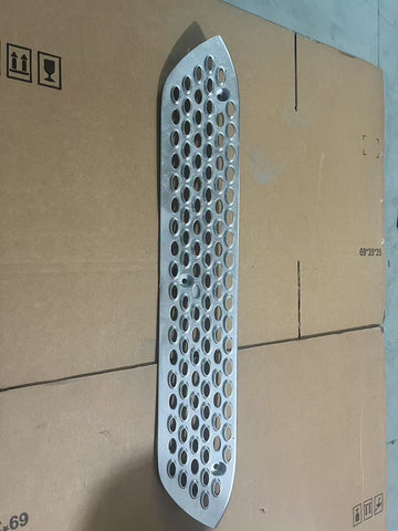 GA-PE-039-2 Front Fairing Lower Aluminum Step Peterbilt 579 2023+