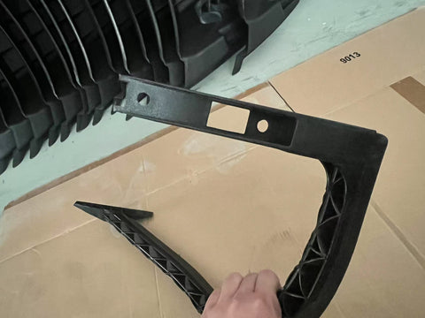 GA-V-060-1-R Truck Splash Shield Support Right Side For Volvo VNL 2004-2017