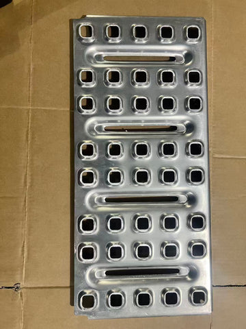 GA-V-130 Tread Stepfairing Box Cover Deck Plate Tank Step(21 X95) For Volvo VNL 2018-2024