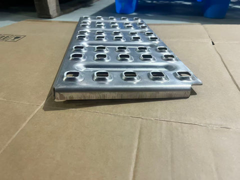 GA-V-130 Tread Stepfairing Box Cover Deck Plate Tank Step(21 X95) For Volvo VNL 2018-2024