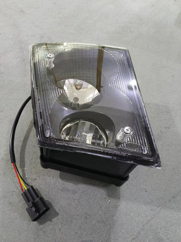 GA-V-004R Volvo VNL 2004 2005 2006 2007 2008 2009 2010 2011 2012 2013 2014 2015 2016 2017 Fog Light Truck With Daytime Running Fog Lamp PassengeSide