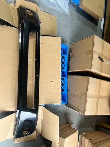 GA-V-105B Center Replacement Bumper With Fog Light Hole For Volvo VNR 2018 2019 2020 2021 2022 2023 2024 2025