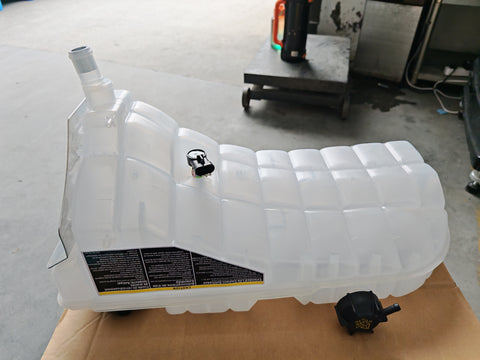 GA-A9017&N53546001 603-5403 Water Reservoir Tank For Peterbilt 348 365 367 377 382 384 385 386 388 389 Kenworth T600 T660 T800 W900 2008 2009 2010 2011 2012 2013 2014 2015 2016 2017 2018 2019 2020 2021 2022 N53546001/603-5403