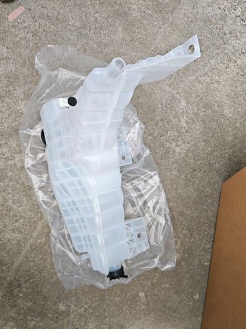 GA-KW-031 Coolant Tank for Kenworth T680 2018+